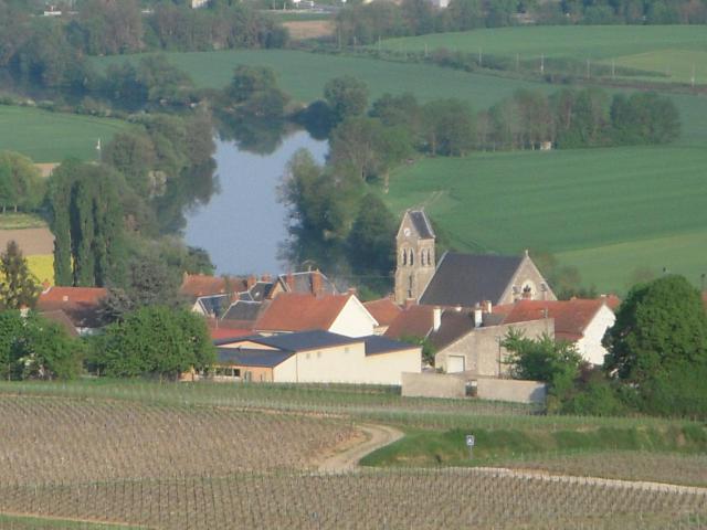 Vincelles (Marne) vue de la montée de la Sainte
