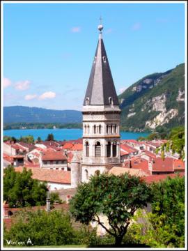 l'abbatiale et le lac de Nantua