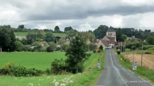 Vue sur le village de Corfélix que nous évitons.