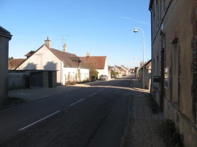 Devant la Mairie, rue de la Mairie Granges sur Aube 51
