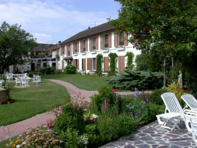 Hotel and Restaurant - Aux Armes de Champagne