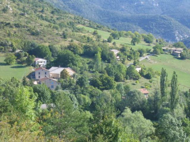 vue de villebois-les-pins par le col de pierre vesce