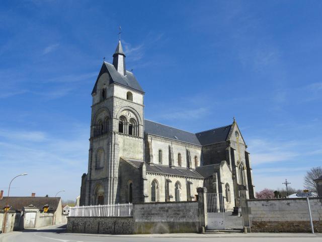 Vue de l'église Saint-Rémi d'Athis.