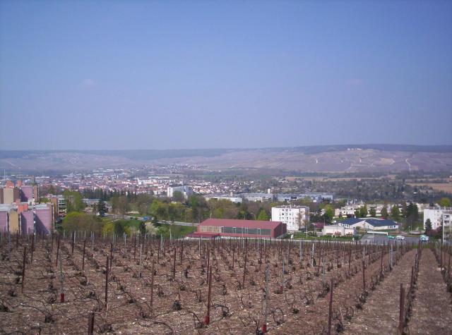 Vue générale d'Épernay depuis le mont homonyme
