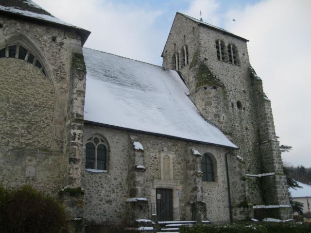 L'église Saint-Léger de Vauciennes, vue du nord.