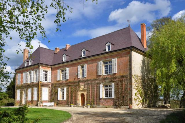 Le chateau de Villers-en-Argonne (canton Sainte-Menehould, département de la Marne, région Champagne-Ardenne, France). Le chateau est…