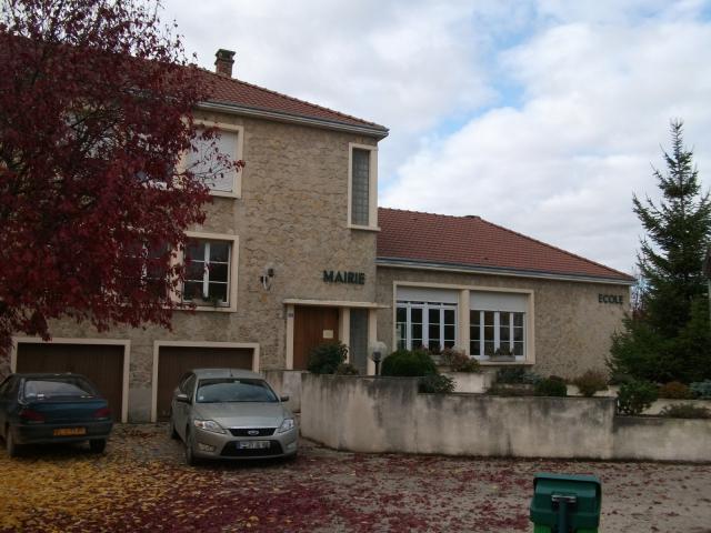 mairie et école de Vadenay.