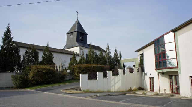 Église_et salle_municipale_de Moncetz.