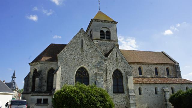 Église st-Martin et la mairie_de Cernay les Reims.