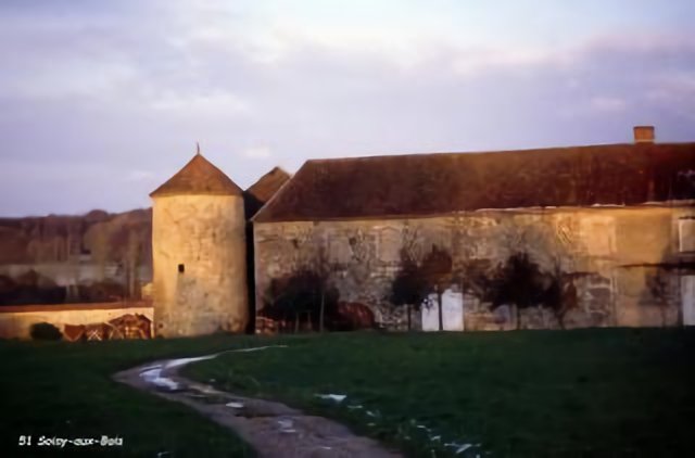 51 Soizy-aux-Bois - Maison forte