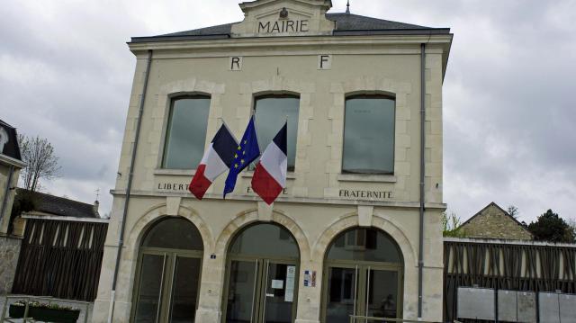 Mairie à Gueux.