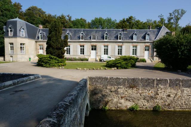 vue du Château de la Crolière à GIonges.