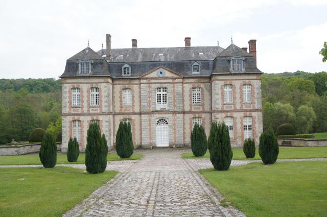 vue du château de Bergères .