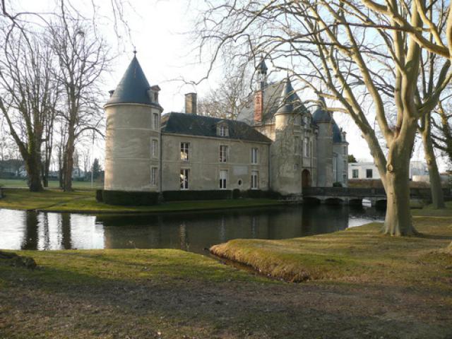 GUEUX -51- Le chateau du golf