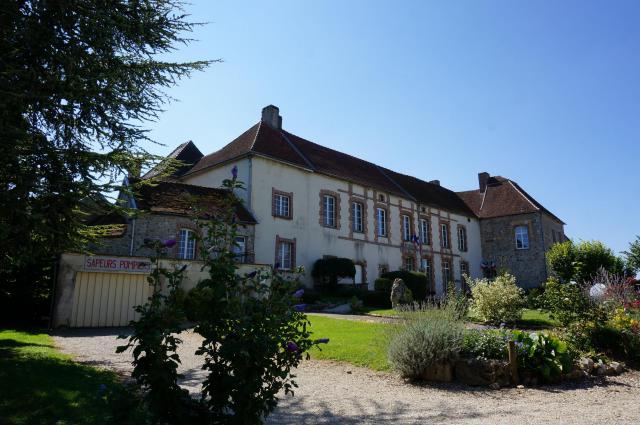 dans le village de Broyes.
