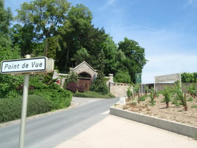 Entering Hautvilliers