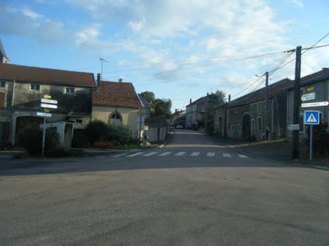 rue neuve vers Fresnoy et Merrey