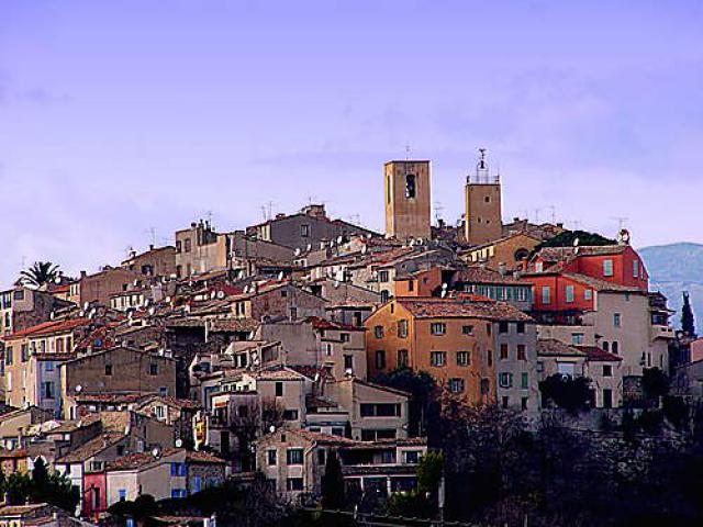 Biot, trop d'antennes satellite...