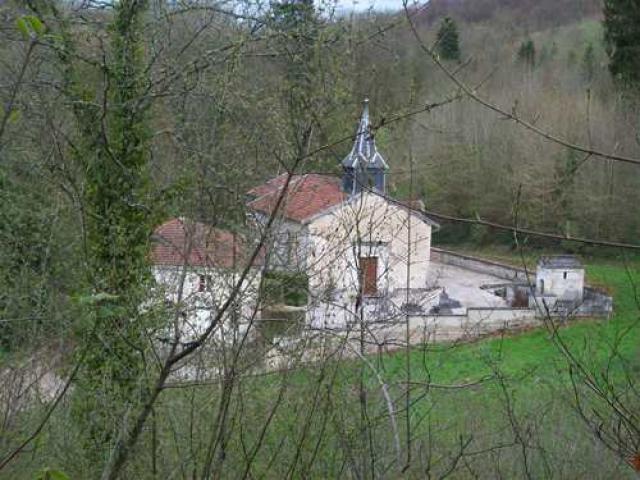 Eglise et Mairie Charmes en l'Angle