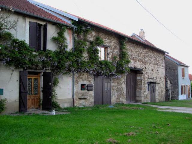 Rue des Tilleuls - Saint Michel, (Villegusien-le-Lac) France