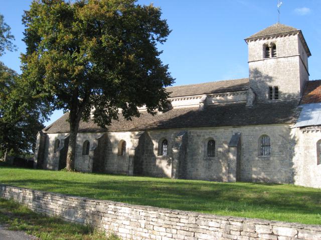 Vue extérieure de l'église d'Aubigny