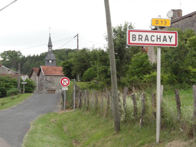 Brachay (Haute-Marne) entrée du village