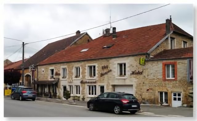 tp-Foto Das historische Hotel in Bannes