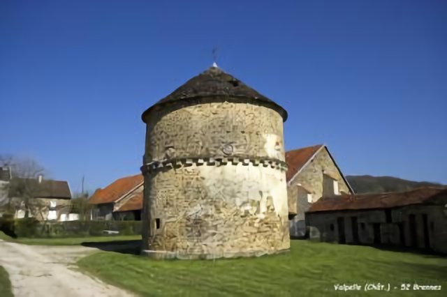 52 Brennes - Pigeonnier Valpelle