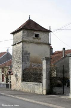 52 Bourdons-sue-Rognon - Pigeonnier bourg