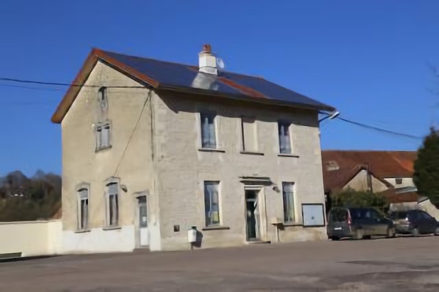 Cour l'Eveque Mairie