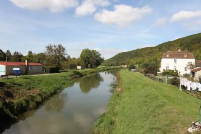 Canal de la Marne a la Saone (C. de Champagne en Bourgogne)