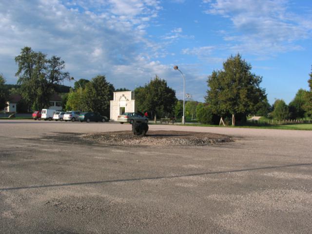 Saint Thiébault, place du Paquis - septembre 2005
