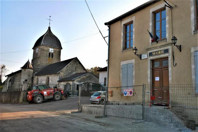 Courcelles-sur-Blaise, mairie, église