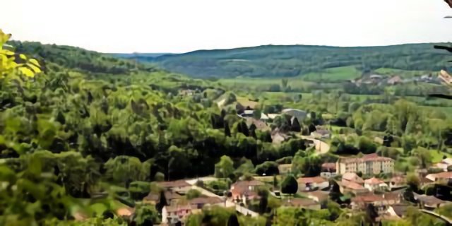 Le Bocart (au loin , la Commune de Breuil). Vue du chemin des