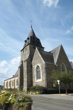 Katholische Kirche Saint-Martin in Bazouges, einem Ortsteil von Château-Gontier im Département Mayenne (Pays de la Loire/Frankreich)