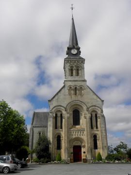 Église Saint-Martin de Juvigné (53). Façade principale.