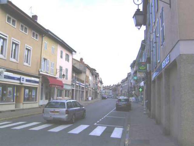 Pont-de-Vaux: Rue du Maréchal de Lattre de Tassigny