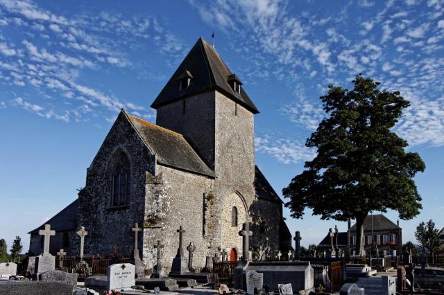 Vue de la chapelle de Notre-Dame de Charne..