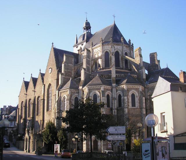 Mayenne (Pays de la Loire, France). La basilique Notre-Dame.