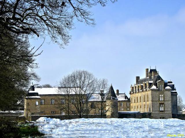 Château de Montecler dans son habit hivernal