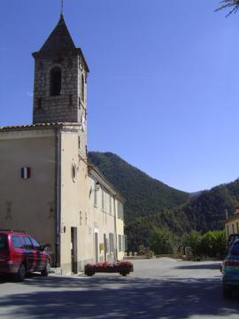 Dorfkirche und Gemeindehaus