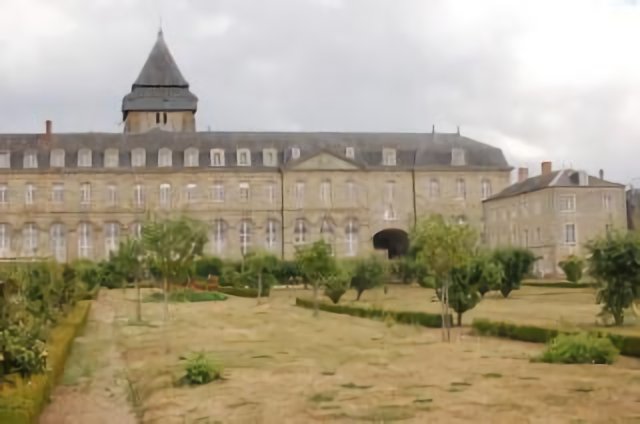 abbaye evron