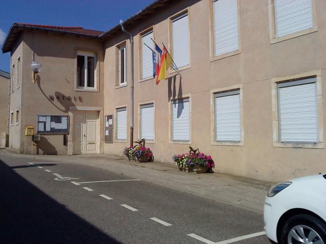 La mairie de Manoncourt-en-Vermois, commune du département de la Meurthe-et-Moselle et la région Lorraine.
