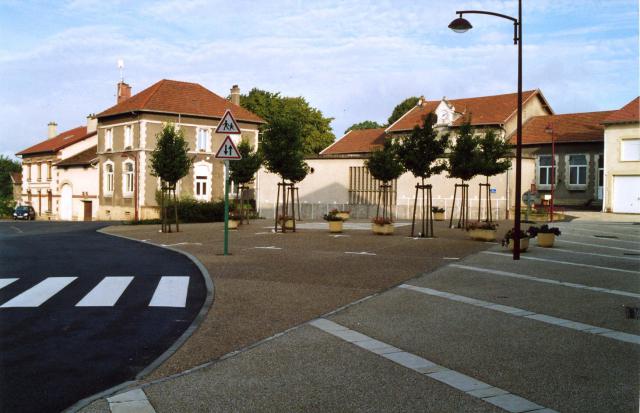 LANDRES (Meurthe et Moselle) Mairie et Ecole maternelle et primaire