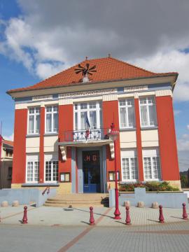 DescriptionMairie Hussigny.JPG mairie Hussigny Date 24 septembre 2011 Source mon appareil photo Auteur Aimelaime…