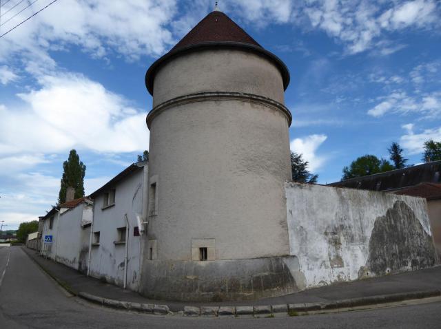 Tour médiévale à Faulx en Meurthe-et-Moselle (France).