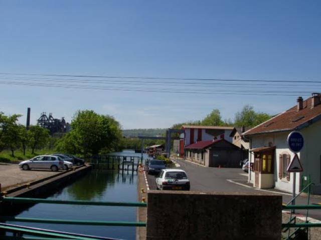 PONT A MOUSSON -54- Les Ecluses