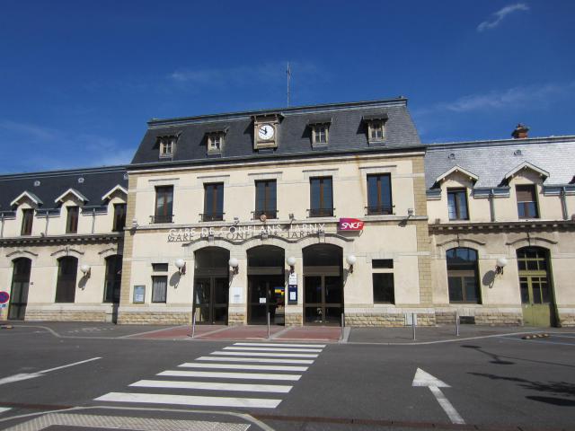 DescriptionGare Jarny.jpg gare Jarny Date 31 août 2011 Source mon appareil photo Auteur Aimelaime Autorisation(Réutilisation de ce…