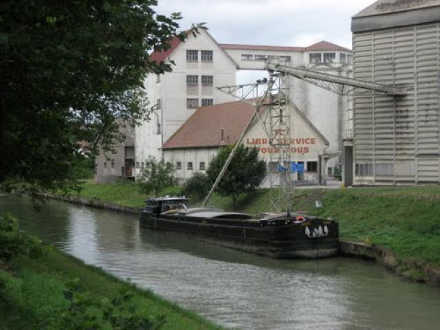 Canal de la Marne au Rhin, Einville-au-Jard, Lorraine, France. Rhine Marne canal, Einville-au-Jard, Lorraine, France