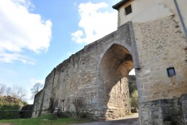 Porche du château de Prény